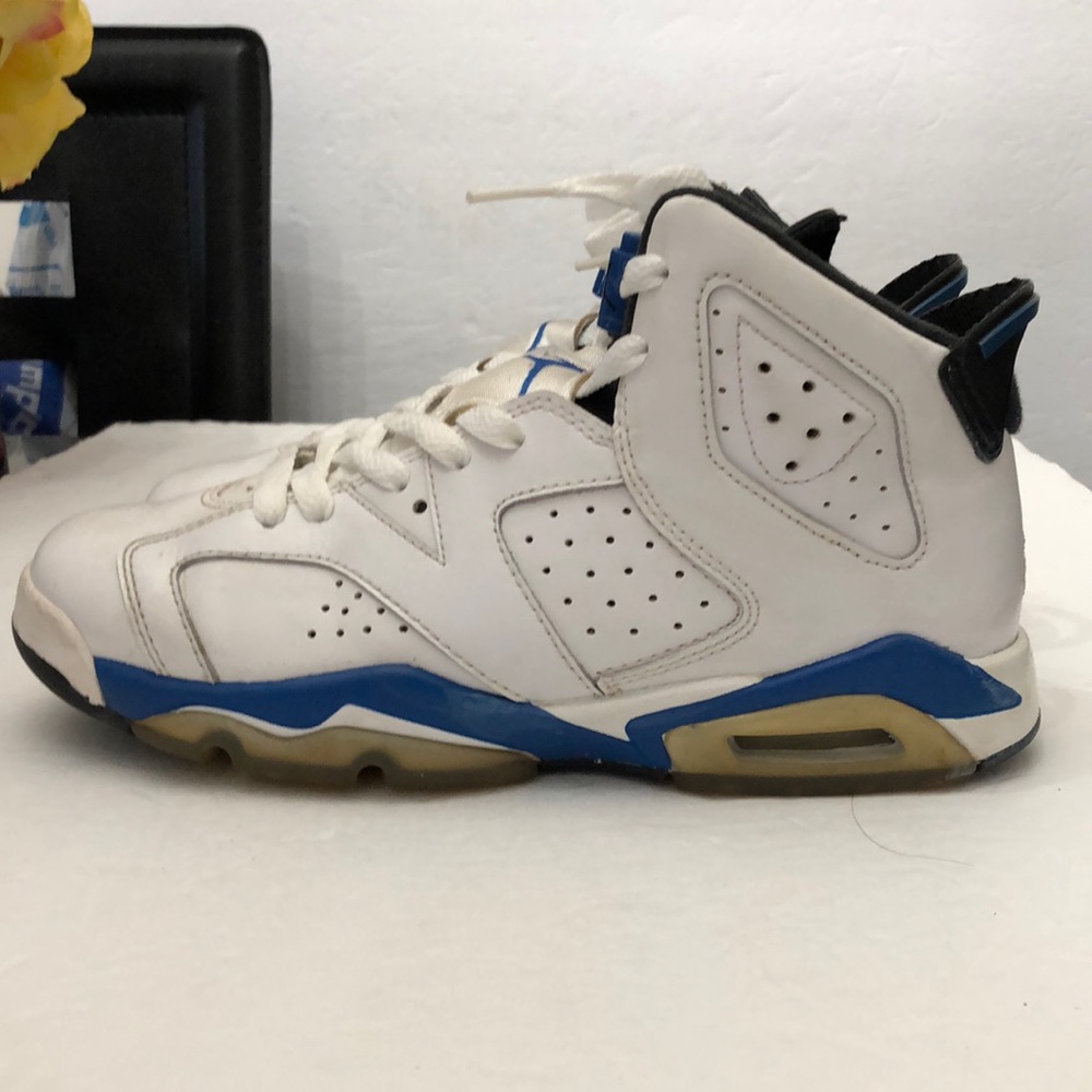 AIR JORDAN 6 RETRO SPORT BLUE BASKETBALL SNEAKERS TEENS SIZE SIZE 6Y